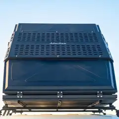 <p data-end="111" data-start="0">Statisk lastkapacitet p&aring; 50 kg (utan att &ouml;ppna t&auml;ltet).<br data-end="58" data-start="55" />
T&auml;ltet kan &ouml;ppnas med upp till 18 kg last monterad.</p>

<p data-end="238" data-start="113">Molle-panelen &auml;r idealisk f&ouml;r att f&auml;sta och transportera en m&auml;ngd olika utrustning &ndash; smidigt, s&auml;kert och alltid redo f&ouml;r n&auml;sta &auml;ventyr.</p>
<br />
<p><strong>Statisk belastning: 50 kg</strong></p>

<p><strong>Dynamisk belastning: 18 kg</strong></p>
<br />
<button class="bruksanvisning-button">Bruksanvisning</button>