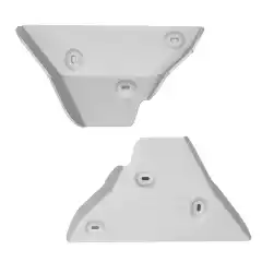 <p>Med skidplatta och underrede-skydd från Rival 4×4 Accessories är du trygg med att undersidan av bilen är skyddad mot det mesta. Detta är vad du behöver för att skydda motorn under bilen.</p>
<br>
<br>
<p>Elementen är tillverkade av 6 mm tjocka aluminiumplåtar som är förstärkta med utpressade vulkar. Dessutom finns det luftnings- och dräneringshål så att man kan bli av med oönskad smuts som kan fastna på plåtarna efter terrängkörningen.</p>
<br>
<br>
<strong>Detta är del nummer 4 som skyddar bärarmarna framtill</strong>