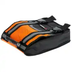 <p><strong data-end="219" data-start="191">ARB Compact Recovery Bag</strong> &auml;r designad f&ouml;r att rymma en <strong data-end="276" data-start="249">enkel rem och schacklar</strong> &ndash; perfekt n&auml;r du vill resa l&auml;tt men &auml;nd&aring; vara f&ouml;rberedd. Tack vare sin kompakta storlek f&aring;r v&auml;skan plats under eller bakom s&auml;tet, eller i ett utdragsbart f&ouml;rvaringssystem bak i bilen.</p>

