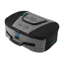 <p data-end="493" data-start="98">Med <strong data-end="123" data-start="102">ARB Sullage Buddy</strong> blir f&ouml;rvaringen av din sullageslang enkel, organiserad och smidig. V&auml;skan &auml;r designad f&ouml;r att rymma en 10 meter l&aring;ng sullageslang (upp till 25 mm i diameter) och g&ouml;r det enkelt att b&aring;de packa ner och ta fram slangen vid behov. Den full&auml;ngds dubbeldragkedjan ger komplett &aring;tkomst, medan den smarta dragkedjef&ouml;rsedda luckan p&aring; locket g&ouml;r ihopackningen snabb och enkel.</p>

<p data-end="866" data-start="495">Sidorna har gummimaterial i mesh som l&aring;ter fukt ventileras bort, och den slitstarka gummibasen med kraftiga f&ouml;tter ger stabilitet och l&aring;ng h&aring;llbarhet. Med b&aring;de frontmonterat gummihandtag och sidogrepp blir v&auml;skan enkel att b&auml;ra, oavsett var ditt n&auml;sta &auml;ventyr tar dig. Tv&aring; bakre &aring;tkomstpunkter g&ouml;r det &auml;nnu enklare att ansluta och organisera slangen direkt fr&aring;n v&auml;skan.</p>

<p data-end="895" data-start="868"><strong data-end="893" data-start="868">Egenskaper &amp; f&ouml;rdelar</strong></p>

<ul data-end="1331" data-start="896">
	<li data-end="974" data-start="896">
	<p data-end="974" data-start="898"><strong data-end="919" data-start="898">Gener&ouml;s kapacitet</strong> &ndash; rymmer 10 m sullageslang upp till 25 mm i diameter</p>
	</li>
	<li data-end="1026" data-start="975">
	<p data-end="1026" data-start="977"><strong data-end="1006" data-start="977">Full&auml;ngds dubbeldragkedja</strong> f&ouml;r enkel &aring;tkomst</p>
	</li>
	<li data-end="1088" data-start="1027">
	<p data-end="1088" data-start="1029"><strong data-end="1064" data-start="1029">Smidig dragkedjelucka p&aring; locket</strong> f&ouml;r snabb ihopackning</p>
	</li>
	<li data-end="1153" data-start="1089">
	<p data-end="1153" data-start="1091"><strong data-end="1119" data-start="1091">Ventilerande sidopaneler</strong> i gummimaterial sl&auml;pper ut fukt</p>
	</li>
	<li data-end="1215" data-start="1154">
	<p data-end="1215" data-start="1156"><strong data-end="1198" data-start="1156">Slitstark gummibas med kraftiga f&ouml;tter</strong> f&ouml;r stabilitet</p>
	</li>
	<li data-end="1270" data-start="1216">
	<p data-end="1270" data-start="1218"><strong data-end="1242" data-start="1218">Flera b&auml;rm&ouml;jligheter</strong> med front- och sidhandtag</p>
	</li>
	<li data-end="1331" data-start="1271">
	<p data-end="1331" data-start="1273"><strong data-end="1301" data-start="1273">Tv&aring; bakre &aring;tkomstpunkter</strong> f&ouml;r praktisk slanghantering</p>
	</li>
</ul>
